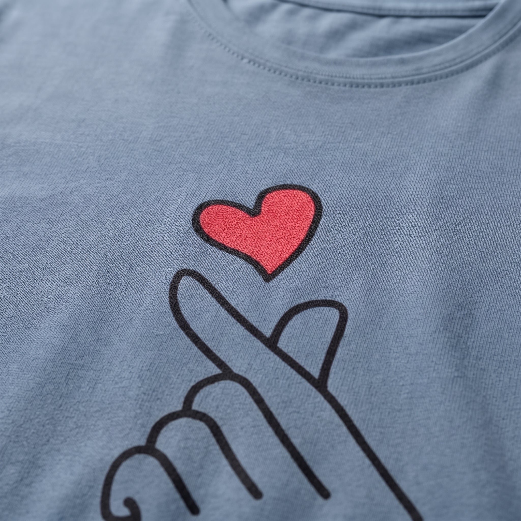 J&R | Finger Heart Graphic Cropped T-Shirt - Slate Blue