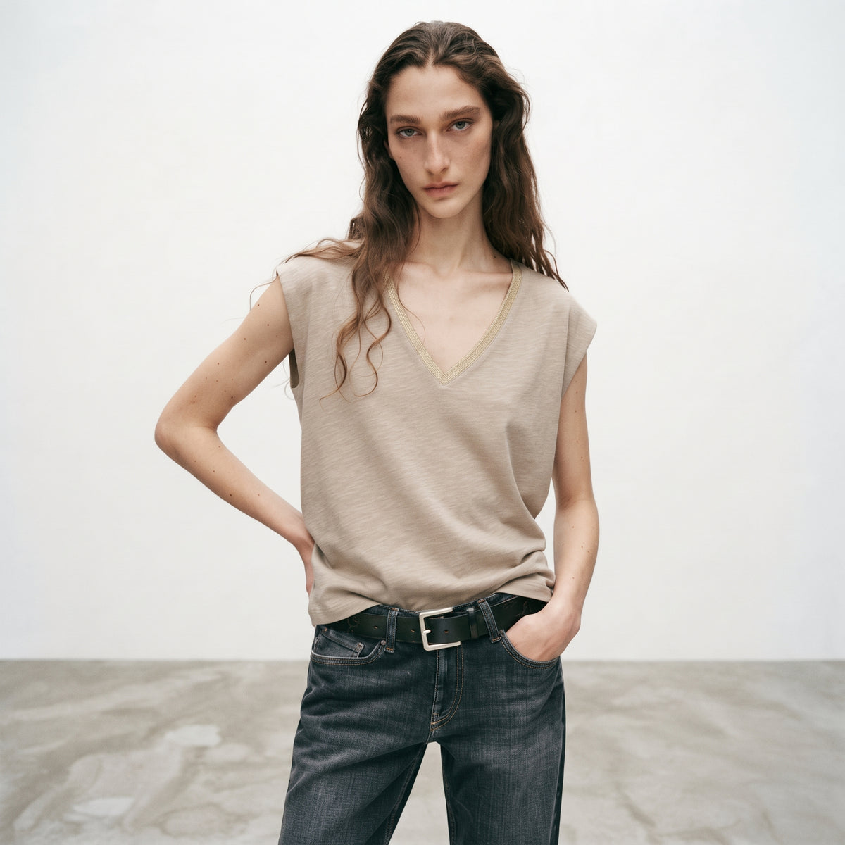 MLN | Women's Contrast Trim Deep V-Neck Muscle Tee - Black & Taupe