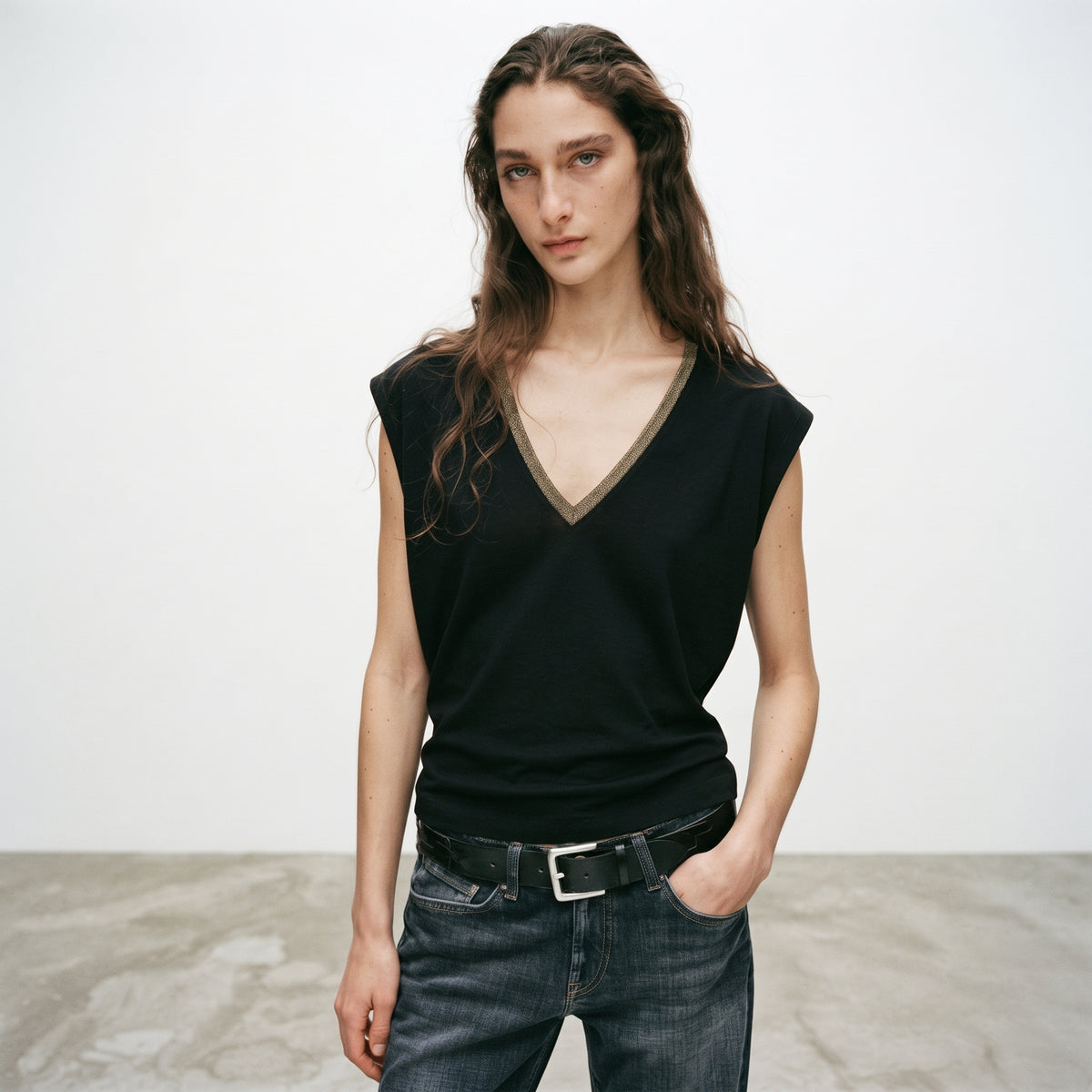 MLN | Women's Contrast Trim Deep V-Neck Muscle Tee - Black & Taupe
