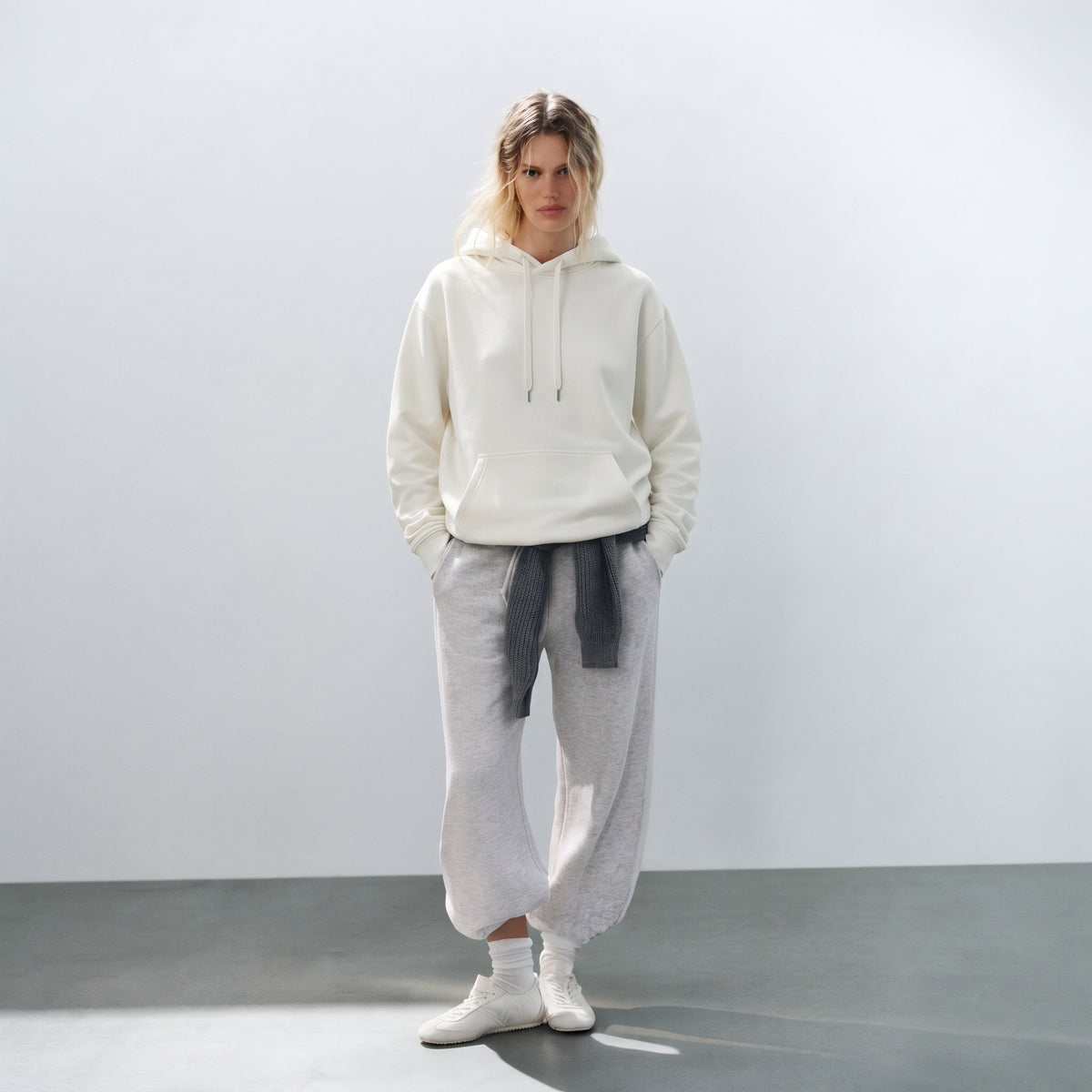 Loud Universe | Women's Classic Heavyweight Pullover Hoodie